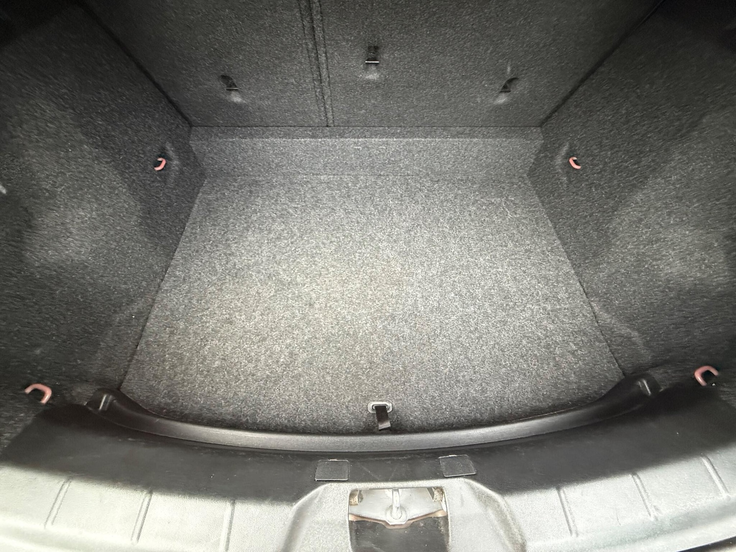 Used Volvo V40 2017 for sale - 77377530: Photo 31