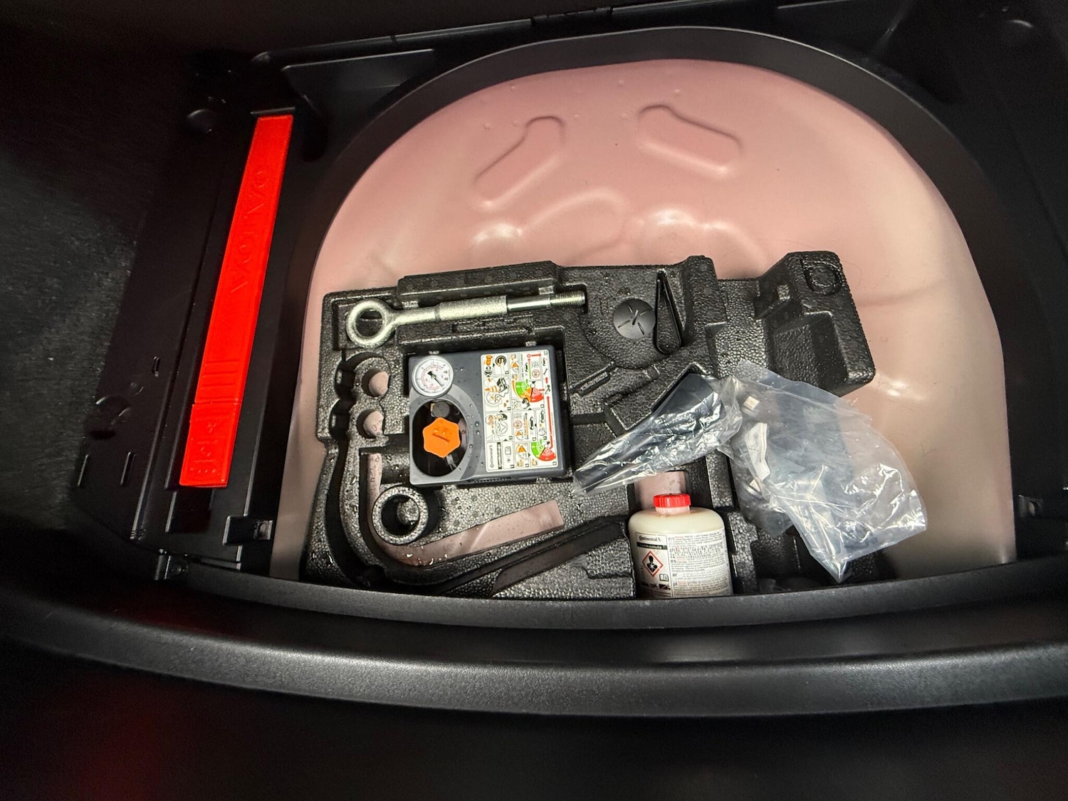 Used Volvo V40 2017 for sale - 77377530: Photo 32