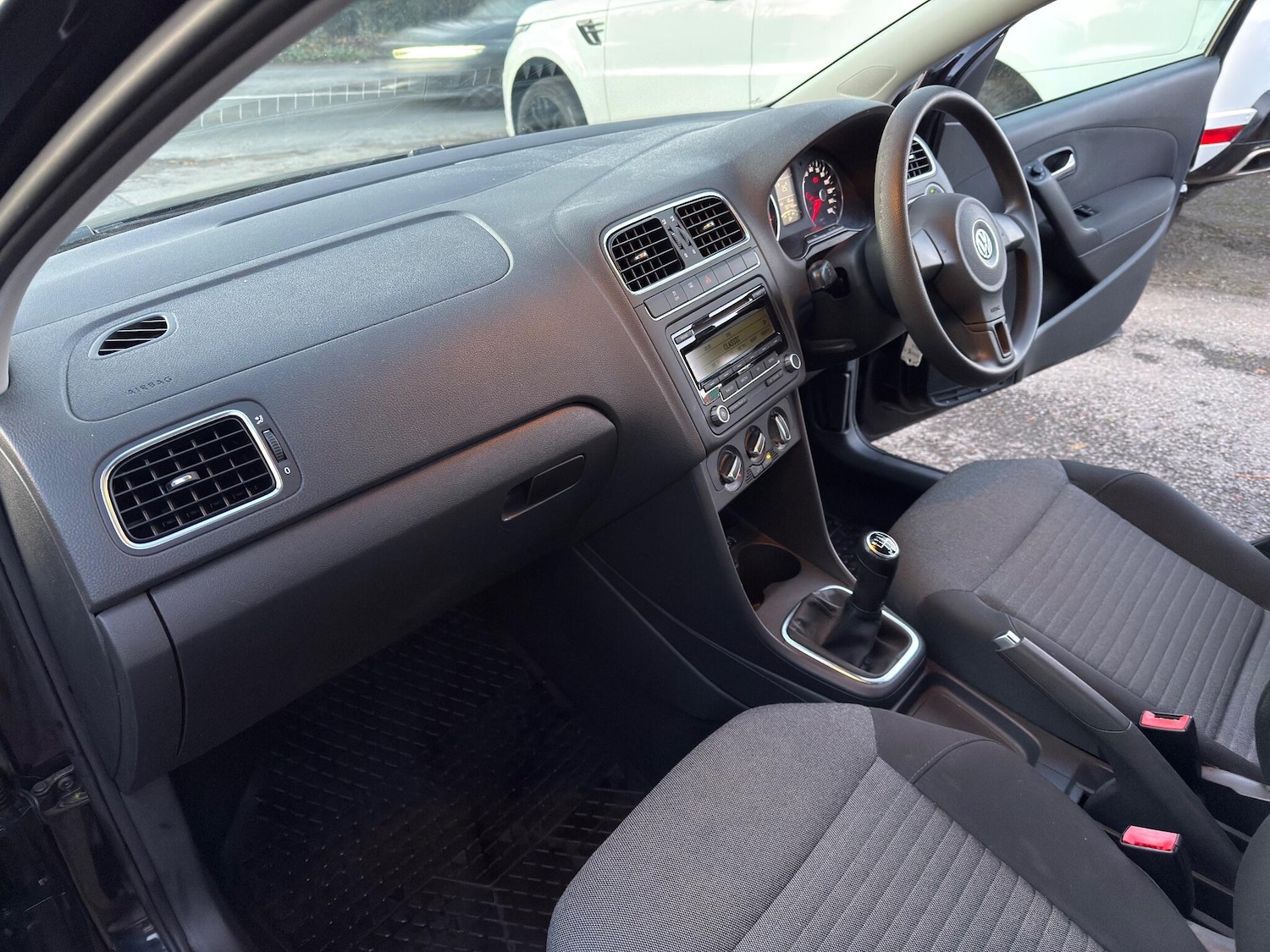 Used Volkswagen Polo 2009 for sale - 76633468: Photo 12