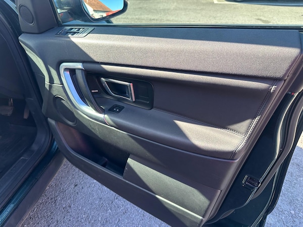 Used Land Rover Discovery Sport 2017 for sale - 76189496: Photo 28