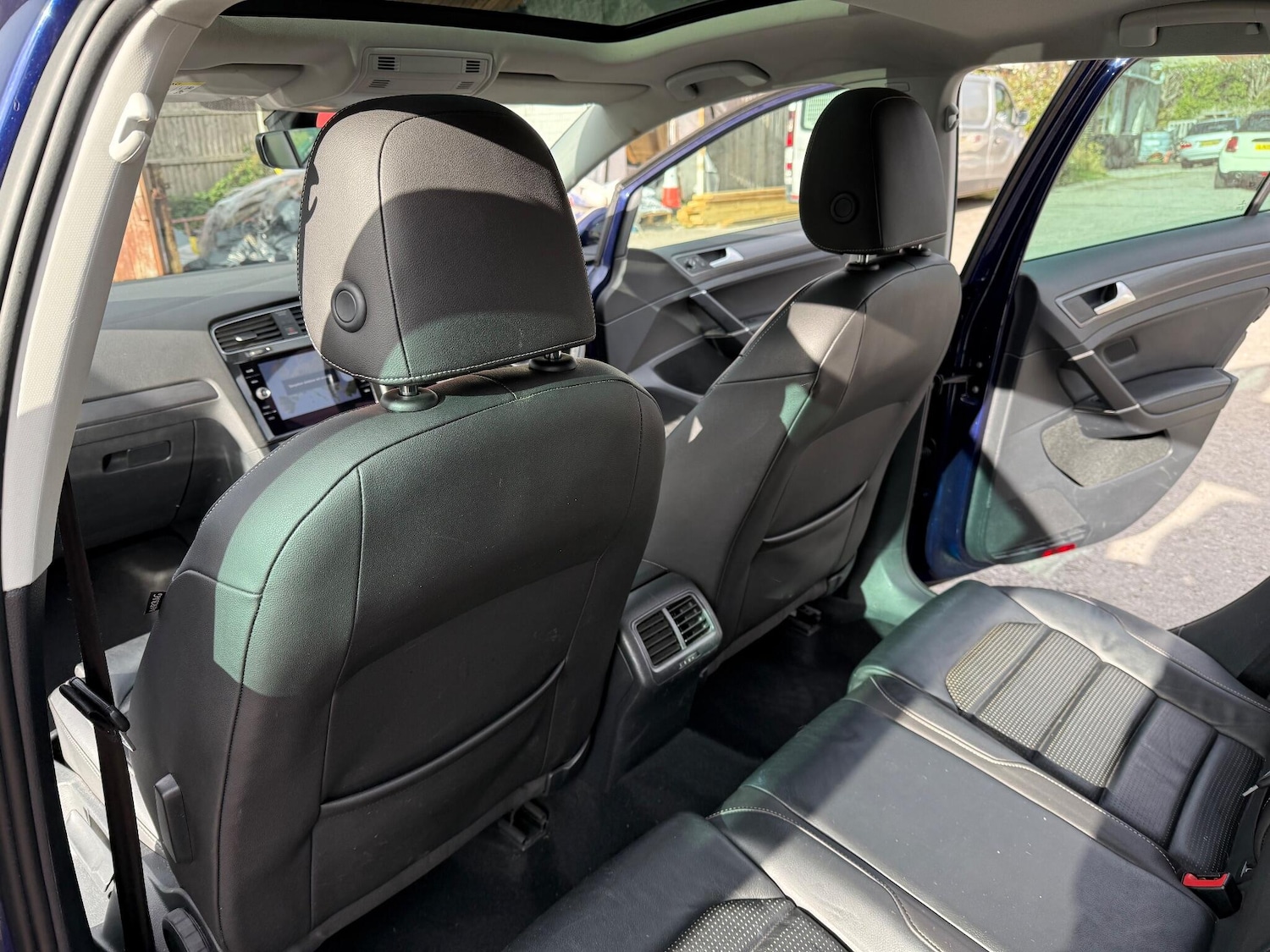 Used Volkswagen Golf 2017 for sale - 76388978: Photo 23