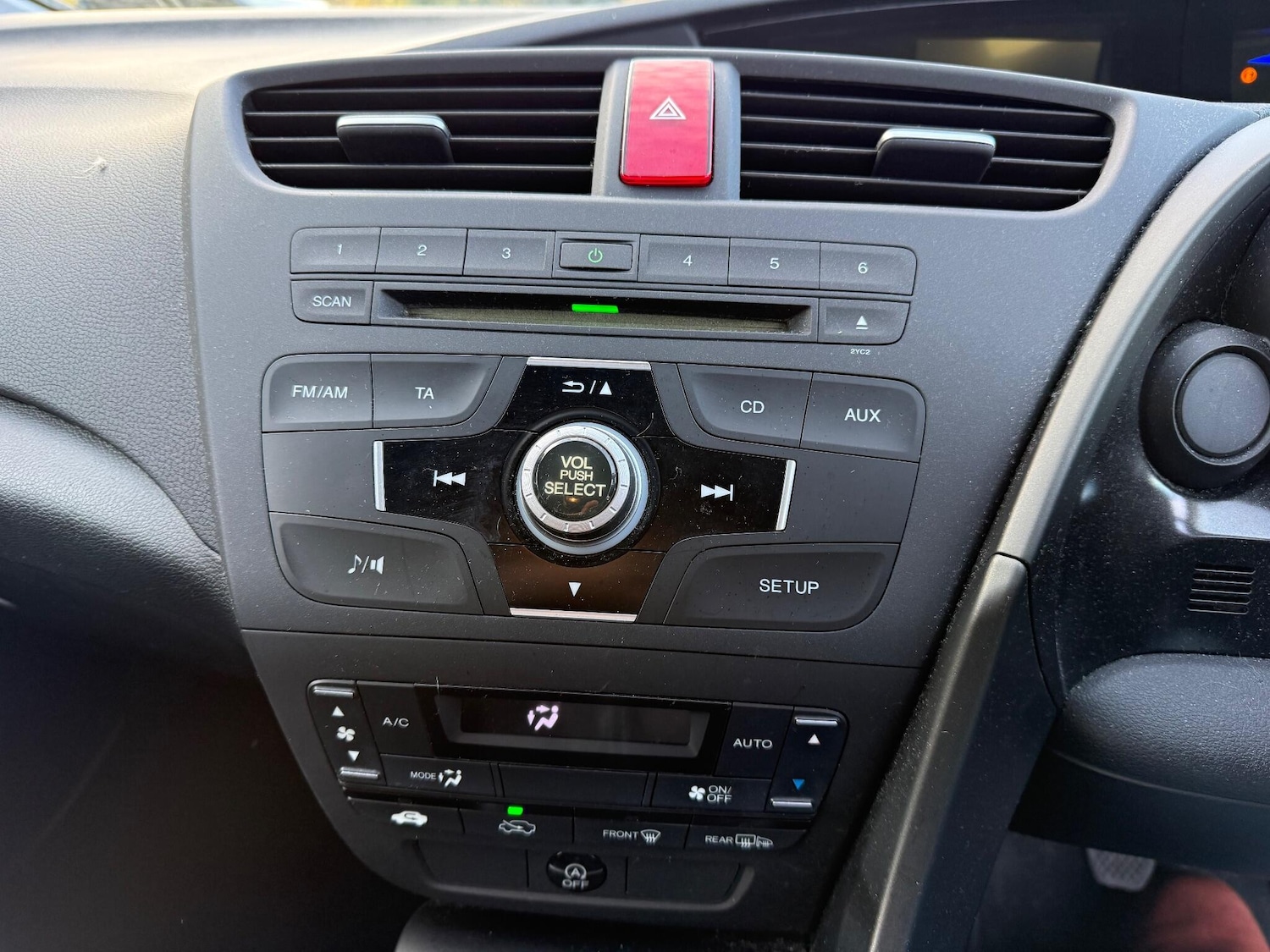 Used Honda Civic 2013 for sale - 76572643: Photo 10