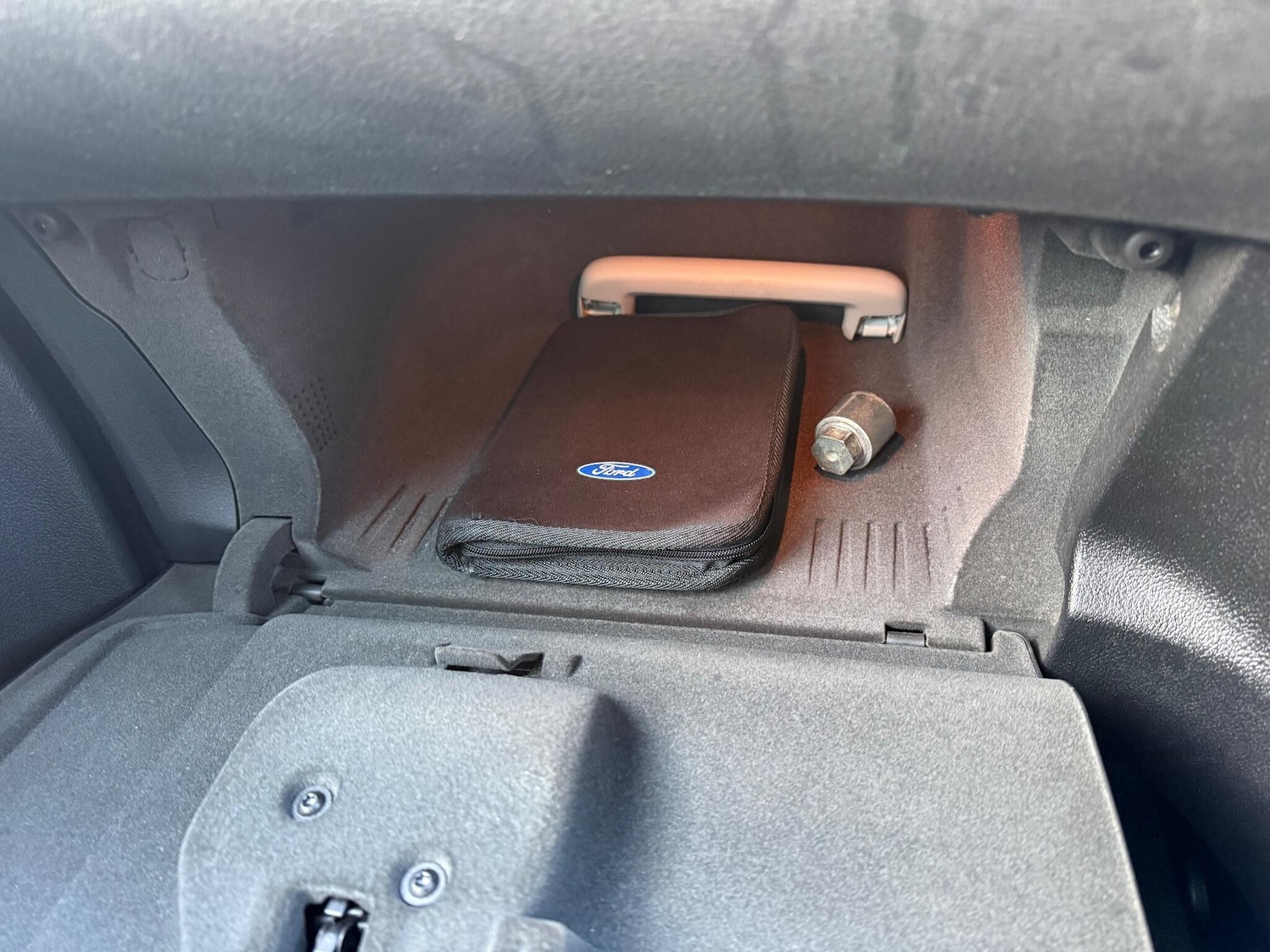 Used Ford Galaxy 2013 for sale - 76899432: Photo 8