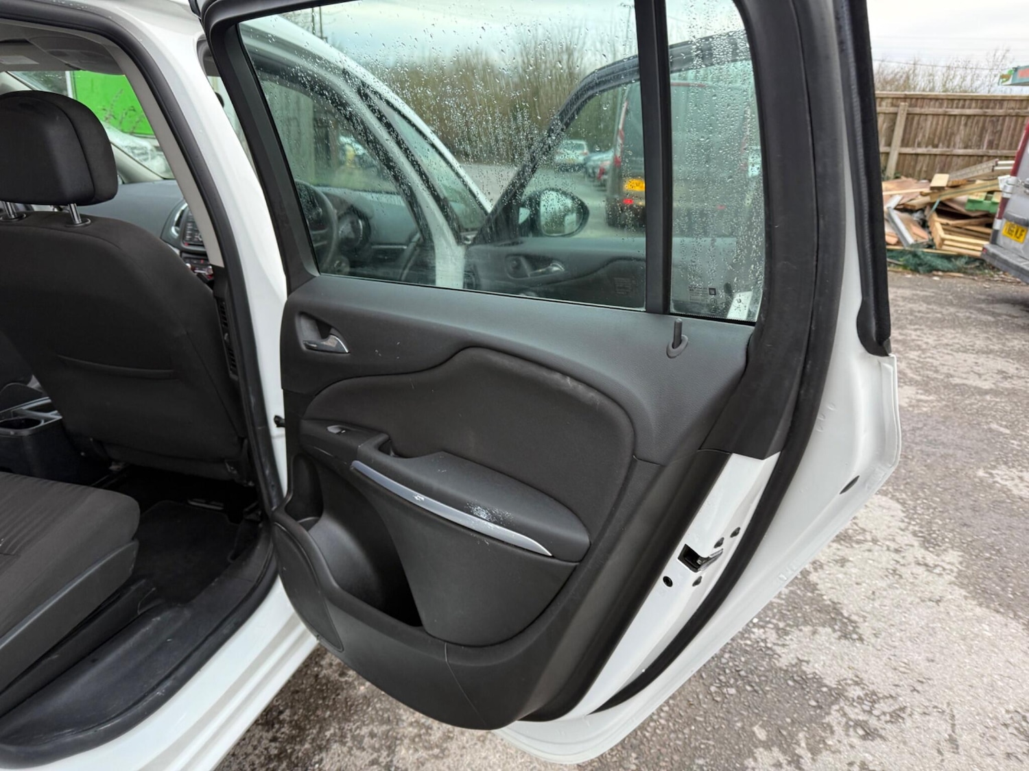 Used Vauxhall Zafira 2016 for sale - 77613032: Photo 25