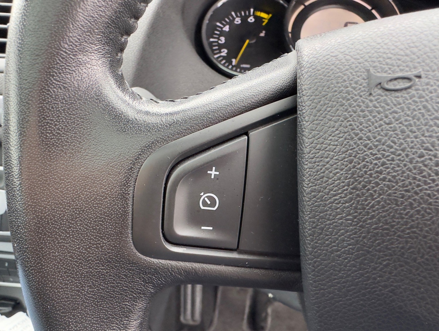 Used Renault Megane 2015 for sale - 76990393: Photo 14