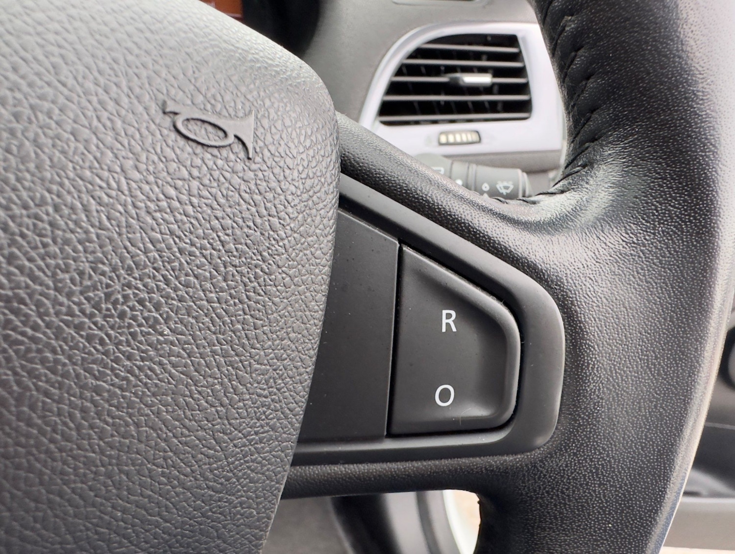 Used Renault Megane 2015 for sale - 76990393: Photo 15