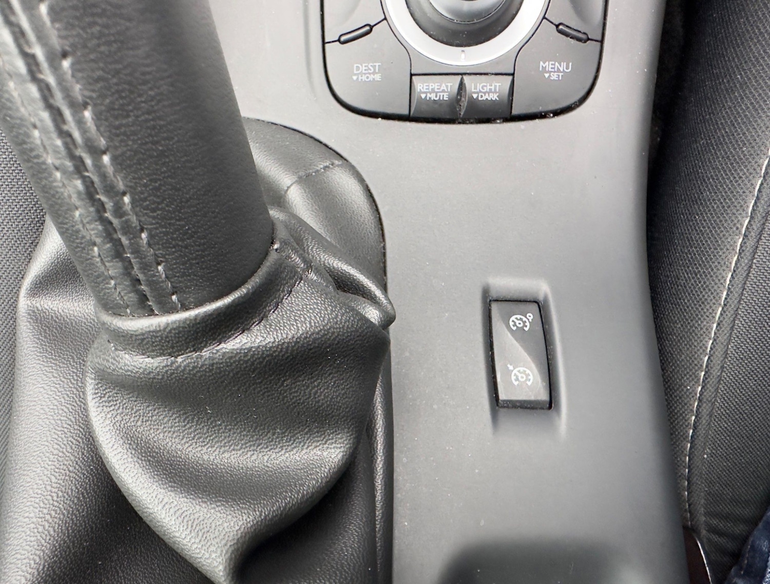 Used Renault Megane 2015 for sale - 76990393: Photo 18