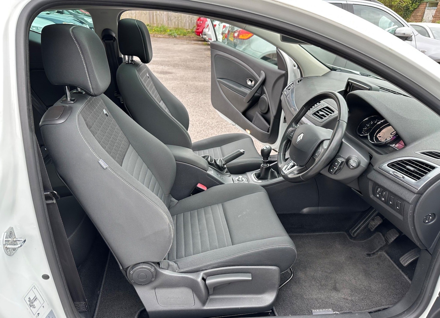 Used Renault Megane 2015 for sale - 76990393: Photo 26