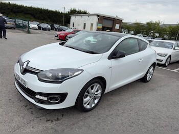 Used Renault Megane 2015 for sale - 76990393: Photo