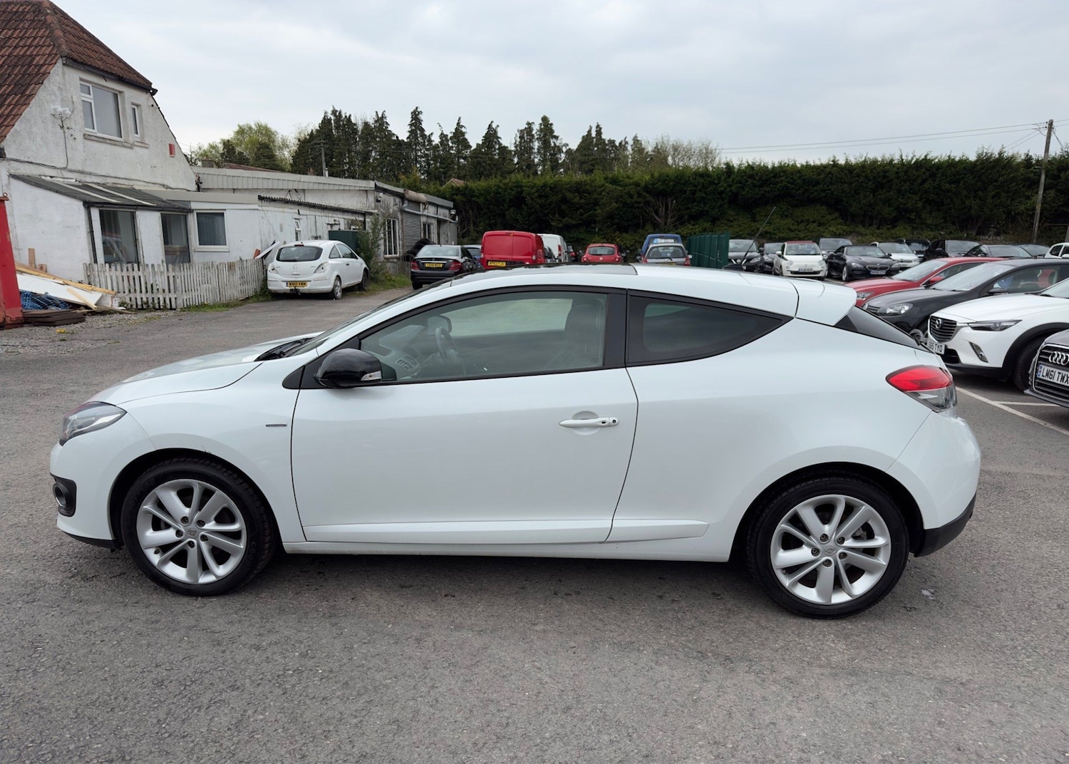 Used Renault Megane 2015 for sale - 76990393: Photo 8