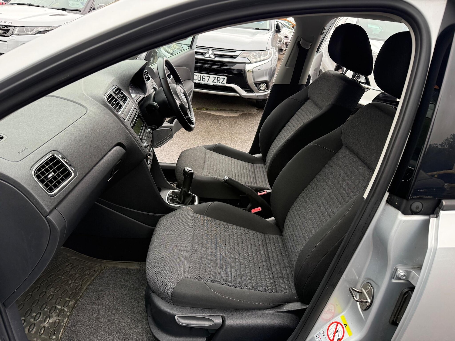 Used Volkswagen Polo 2011 for sale - 76472377: Photo 15