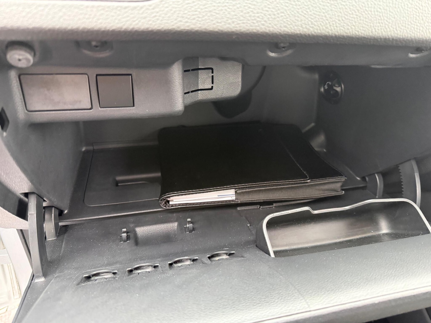 Used Volkswagen Polo 2011 for sale - 76472377: Photo 17