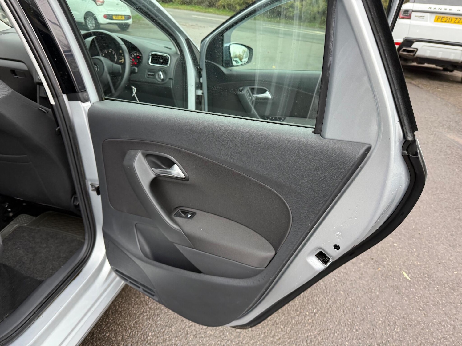 Used Volkswagen Polo 2011 for sale - 76472377: Photo 22