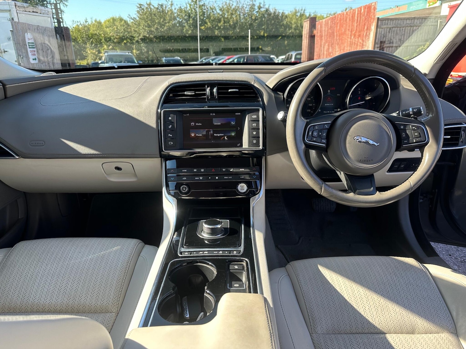 Used Jaguar XE 2017 for sale - 76032199: Photo 18