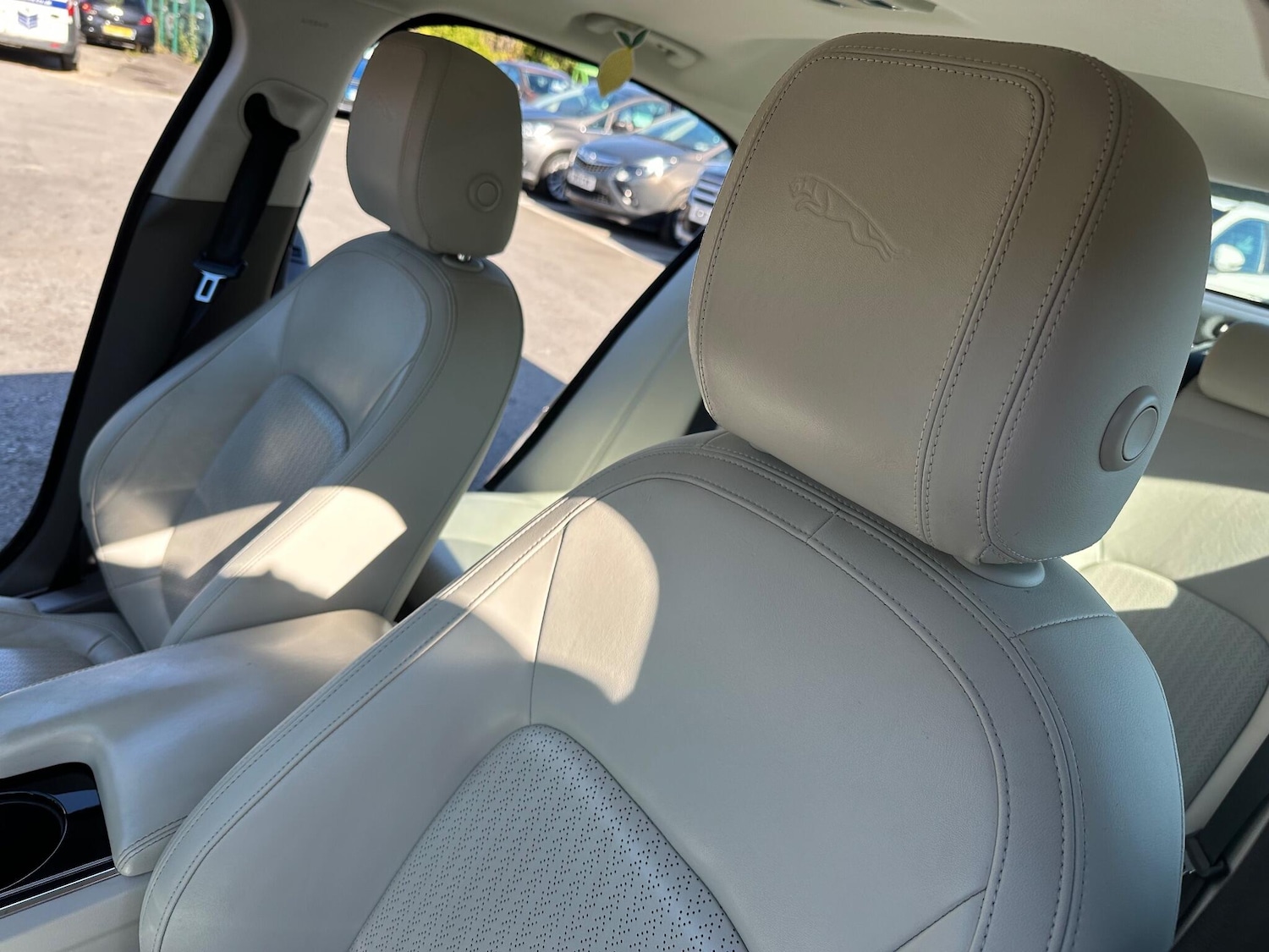 Used Jaguar XE 2017 for sale - 76032199: Photo 25