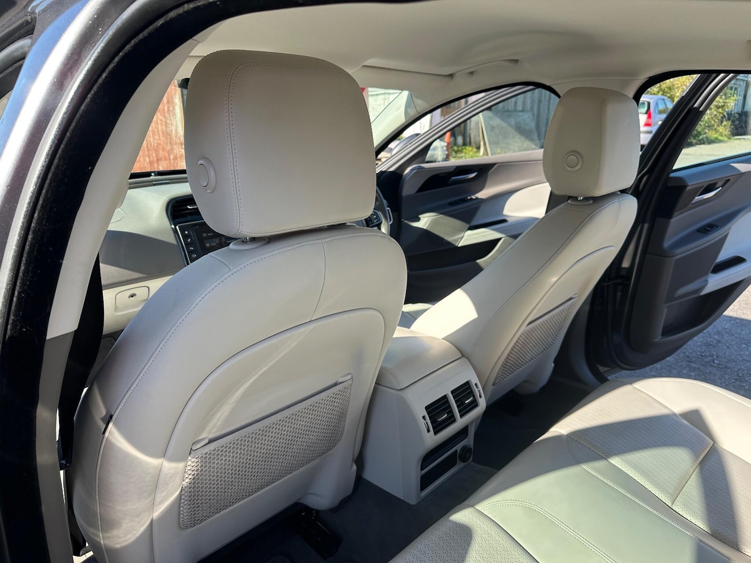Used Jaguar XE 2017 for sale - 76032199: Photo 27