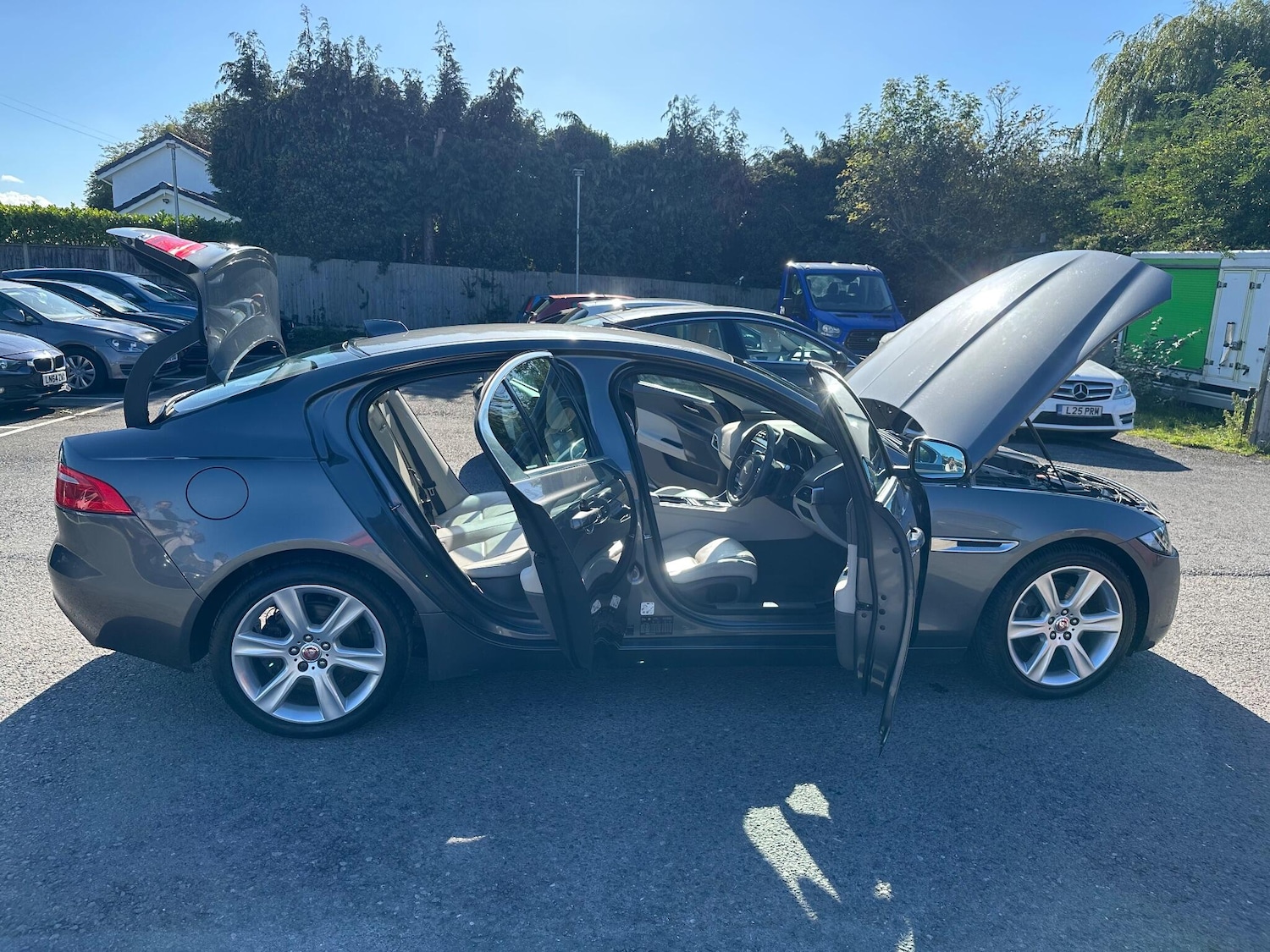 Used Jaguar XE 2017 for sale - 76032199: Photo 40