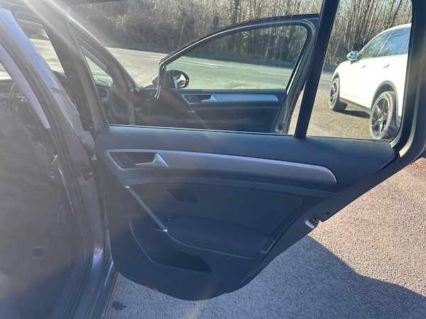 Used Volkswagen Golf 2015 for sale - 76109624: Photo 27