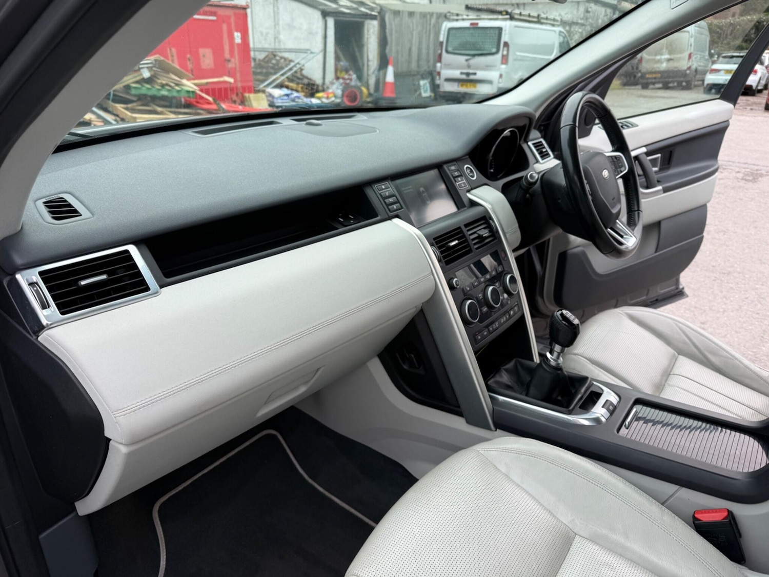 Used Land Rover Discovery Sport 2016 for sale - 77646645: Photo 17