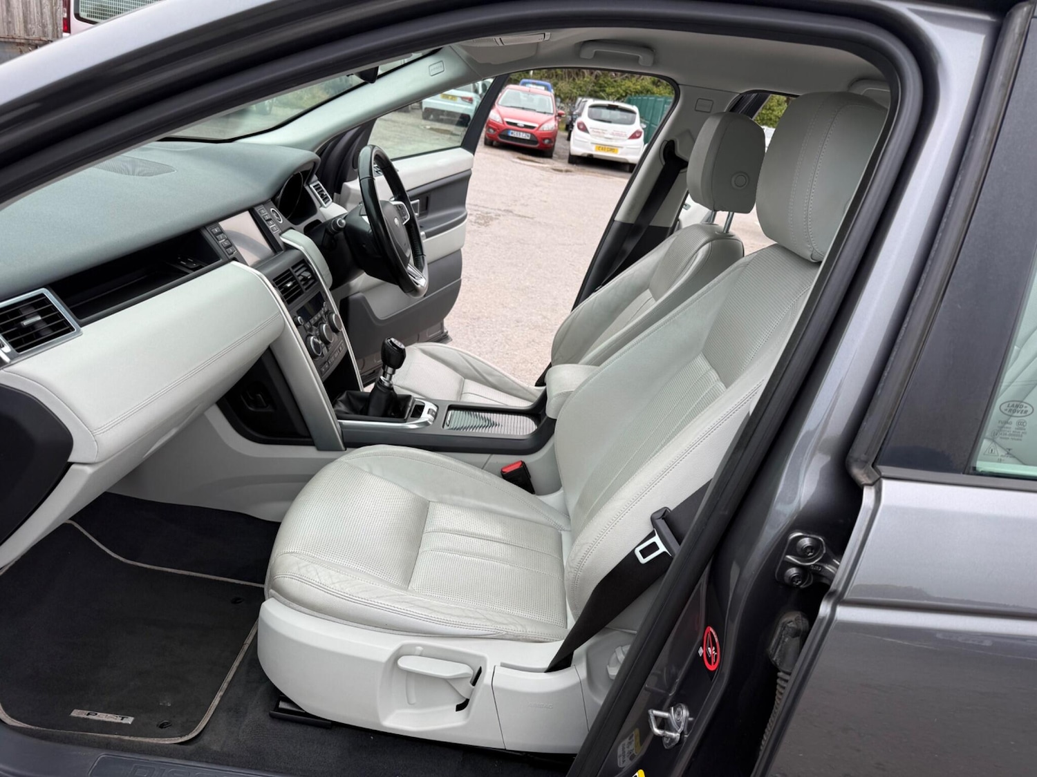 Used Land Rover Discovery Sport 2016 for sale - 77646645: Photo 18