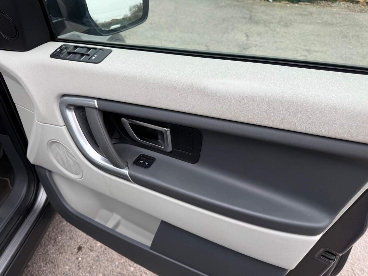 Used Land Rover Discovery Sport 2016 for sale - 77646645: Photo 24