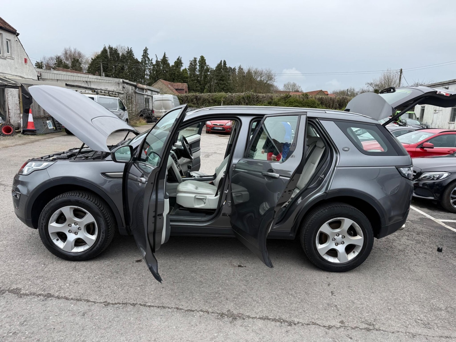 Used Land Rover Discovery Sport 2016 for sale - 77646645: Photo 28