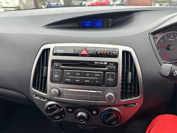 Used Hyundai i20 2013 for sale - 76270951: Photo 11