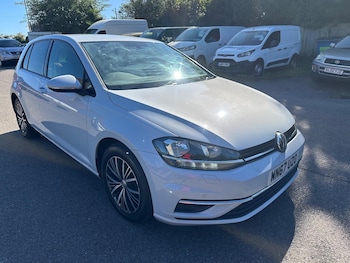 Volkswagen - Golf