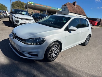 Used Volkswagen Golf 2017 for sale - 76137216: Photo