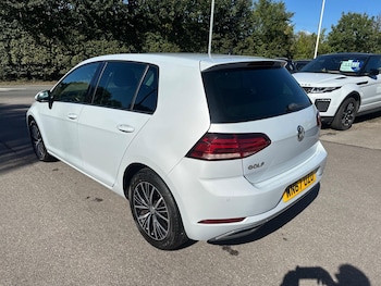 Used Volkswagen Golf 2017 for sale - 76137216: Photo