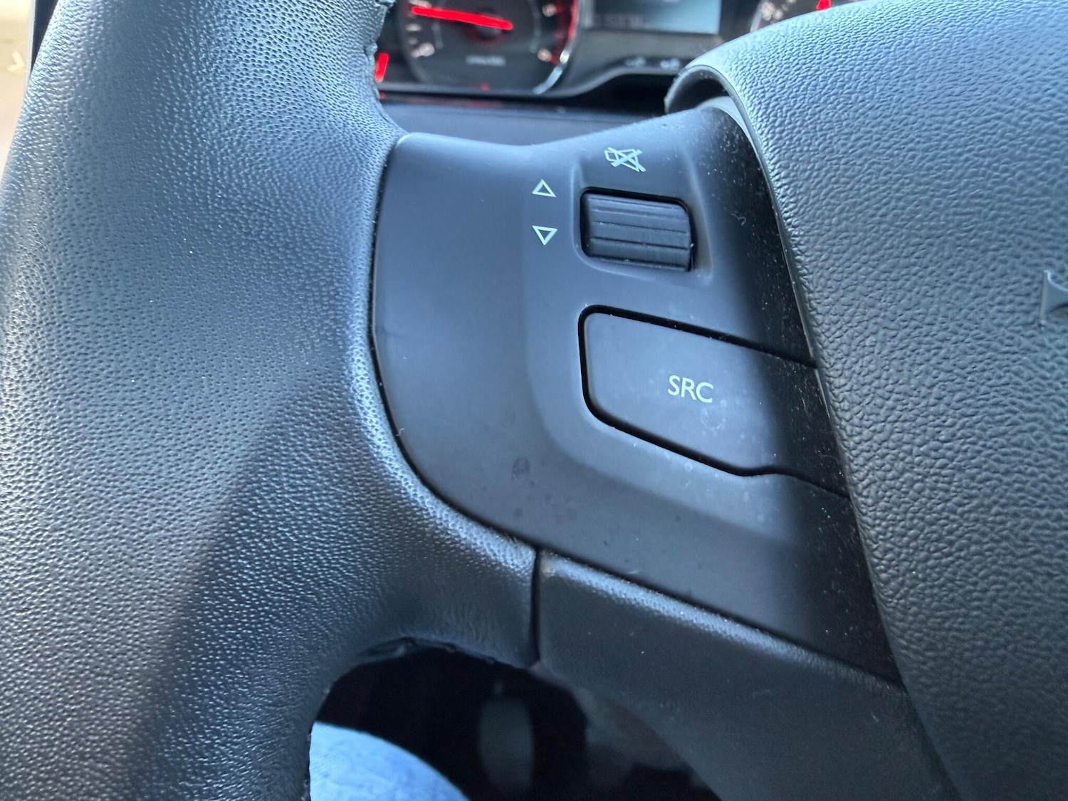 Used Peugeot 208 2015 for sale - 76850542: Photo 13