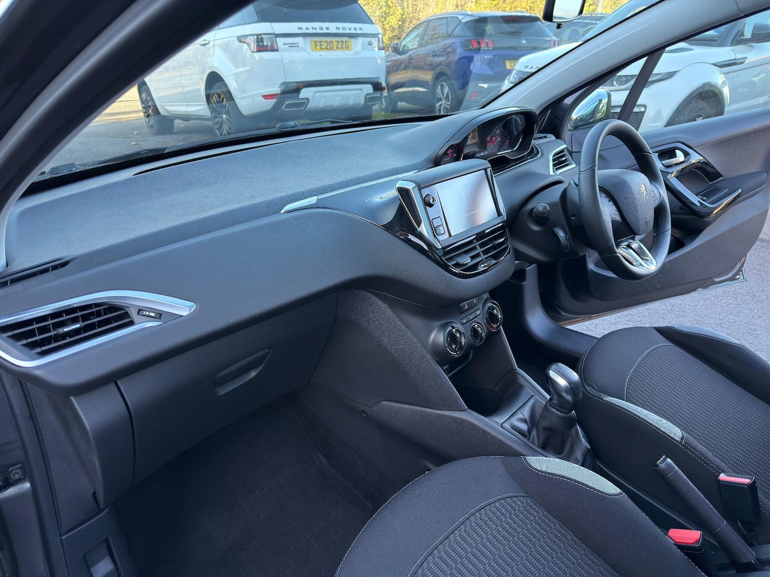 Used Peugeot 208 2015 for sale - 76850542: Photo 17