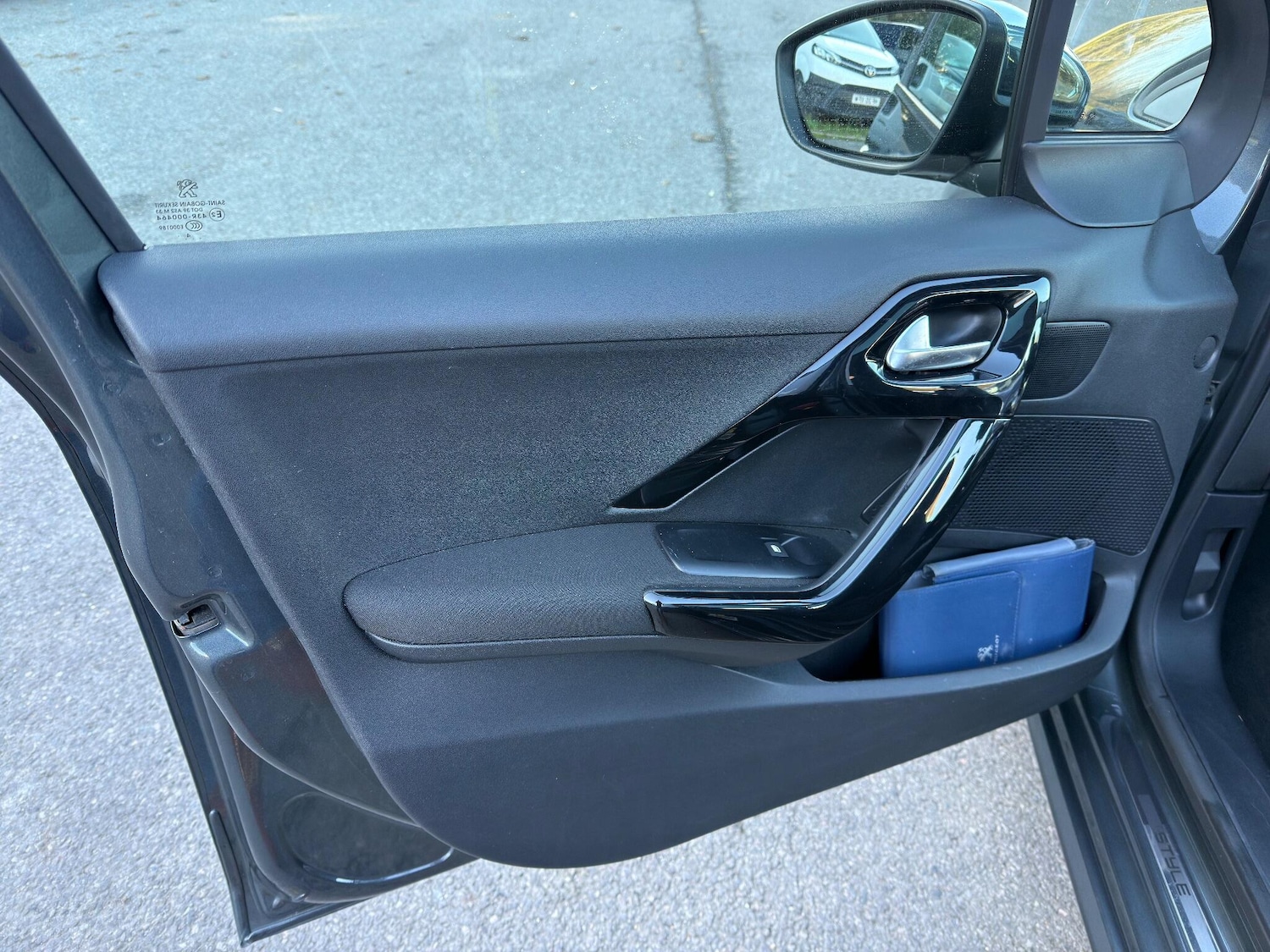 Used Peugeot 208 2015 for sale - 76850542: Photo 19