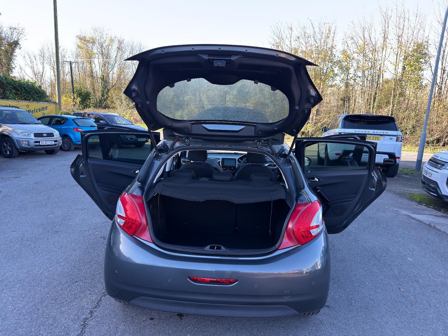 Used Peugeot 208 2015 for sale - 76850542: Photo 30