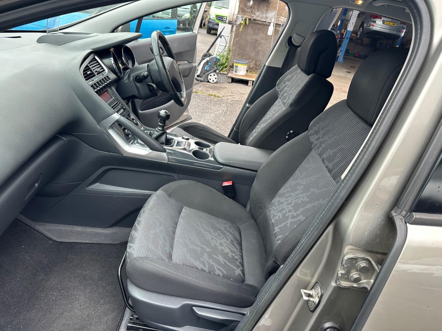 Used Peugeot 3008 2012 for sale - 76072895: Photo 16