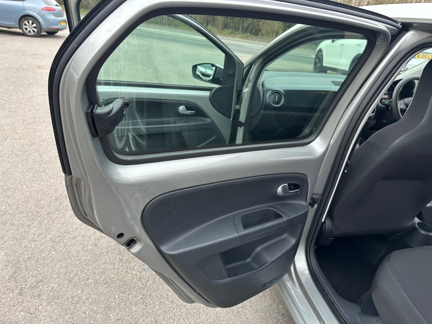 Used Volkswagen up! 2017 for sale - 76996759: Photo 19