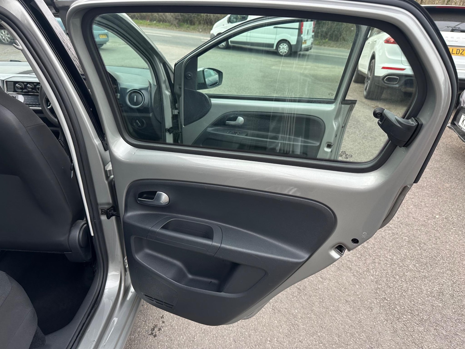 Used Volkswagen up! 2017 for sale - 76996759: Photo 21