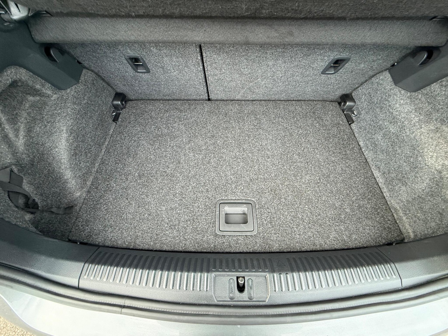 Used Volkswagen Polo 2012 for sale - 77358495: Photo 22