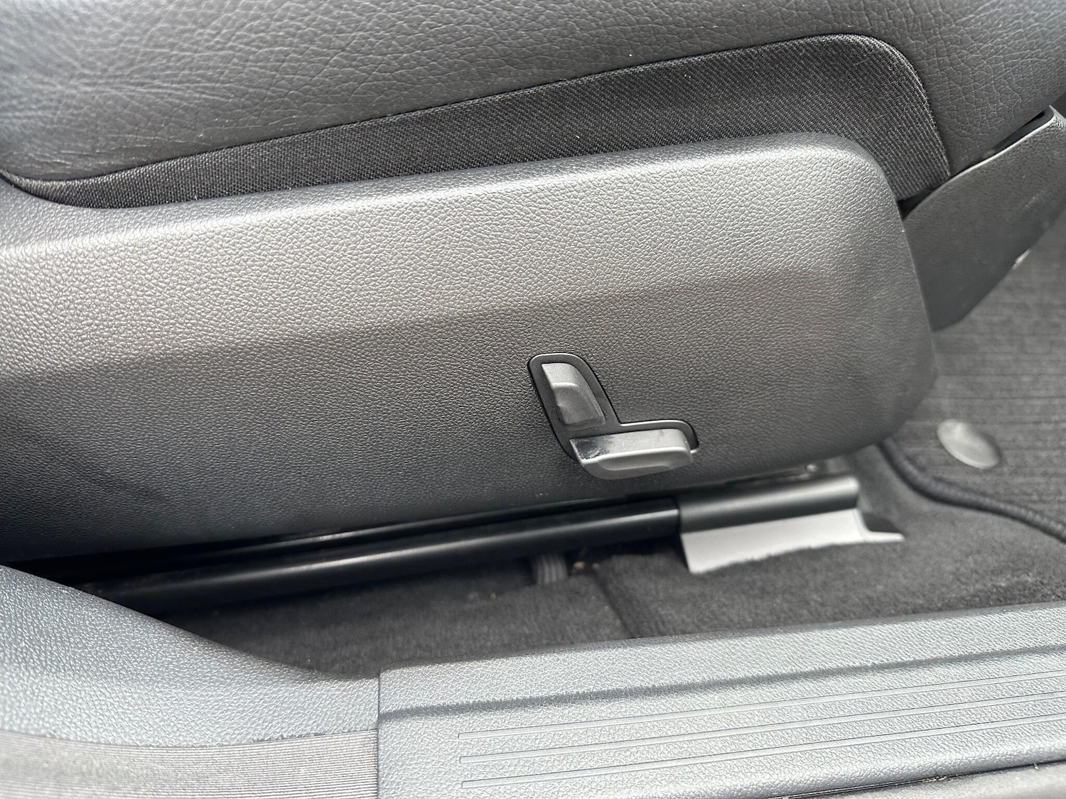 Used Mercedes-Benz E Class 2016 for sale - 76633764: Photo 33