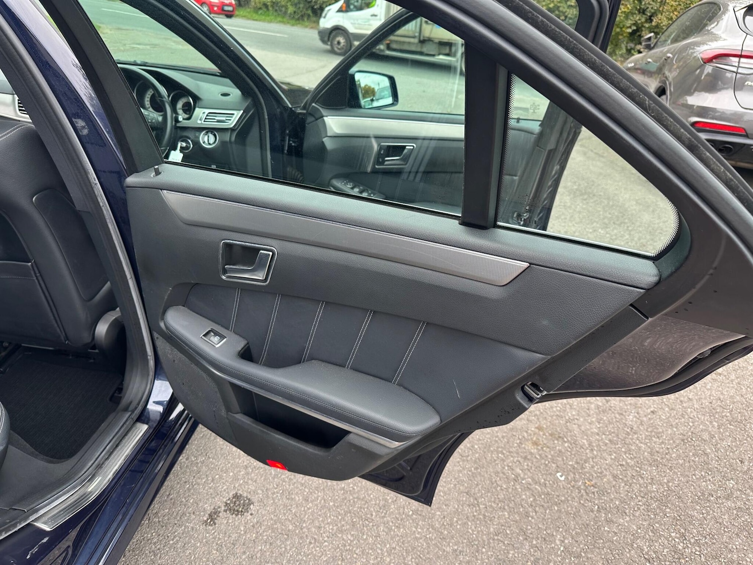 Used Mercedes-Benz E Class 2016 for sale - 76633764: Photo 34