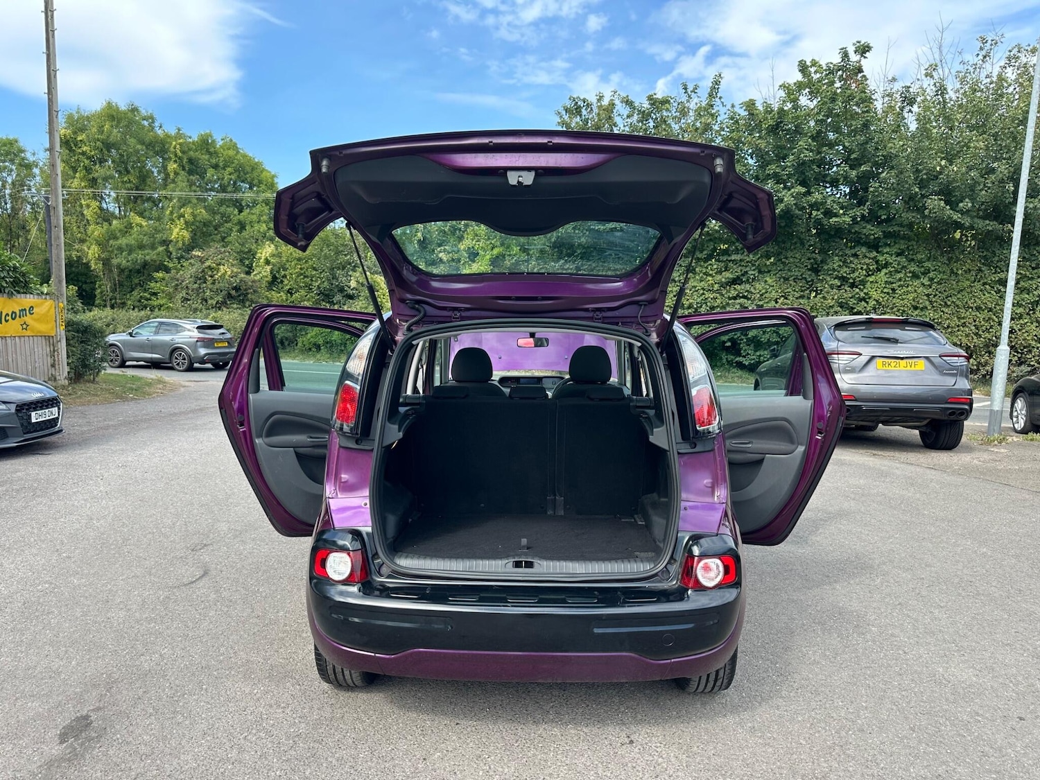 Vehicle 28