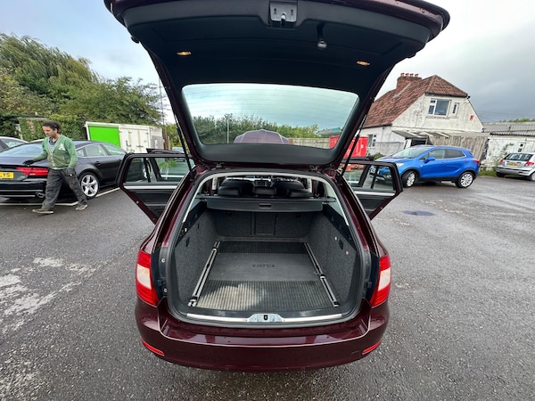 Used Skoda Superb 2010 for sale - 75989907: Photo 40