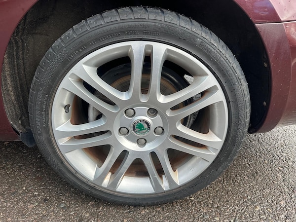 Used Skoda Superb 2010 for sale - 75989907: Photo 42