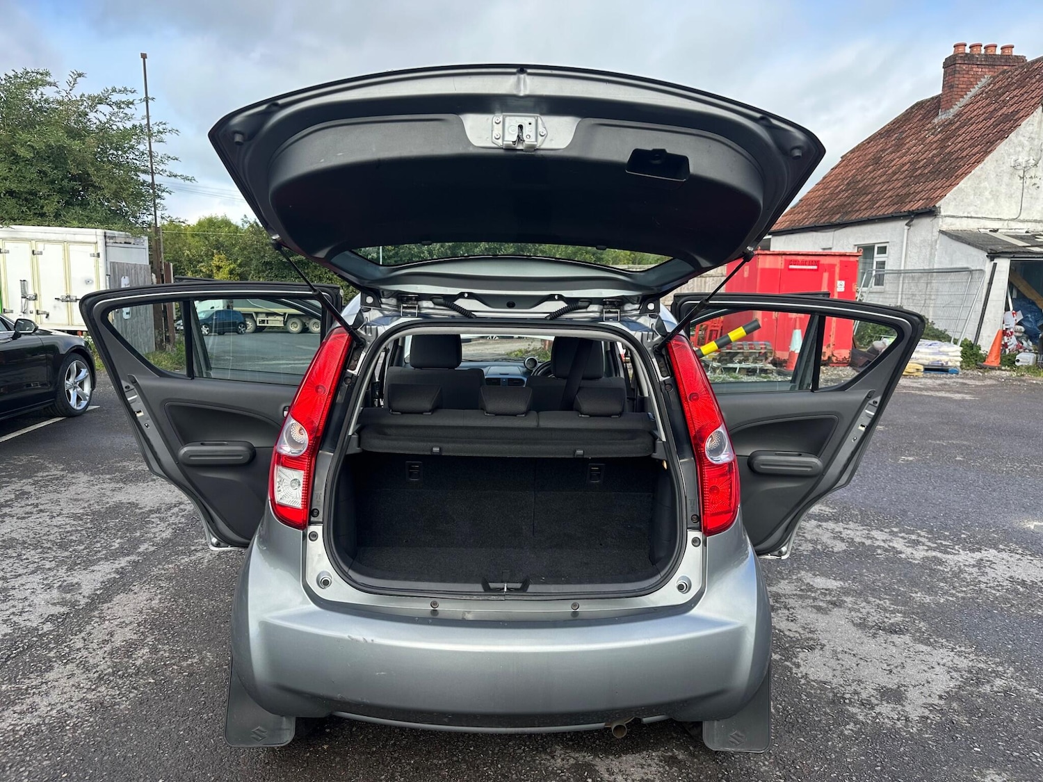 Used Suzuki Splash 2010 for sale - 76990118: Photo 25