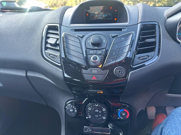 Used Ford Fiesta 2013 for sale - 76122385: Photo 10