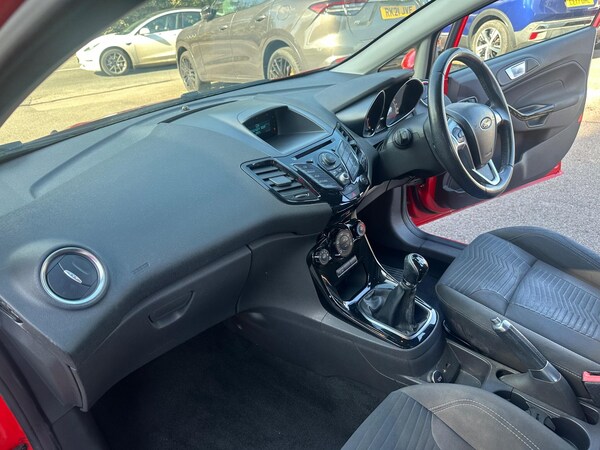 Used Ford Fiesta 2013 for sale - 76122385: Photo 16