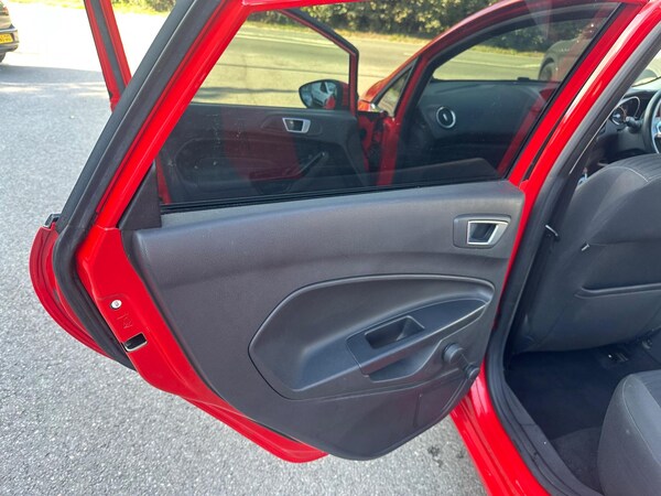 Used Ford Fiesta 2013 for sale - 76122385: Photo 21