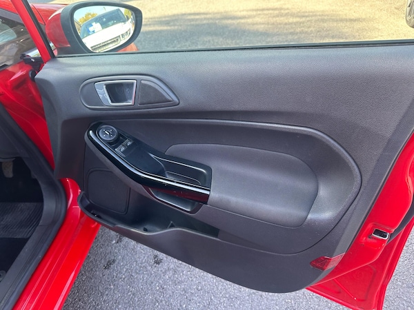 Used Ford Fiesta 2013 for sale - 76122385: Photo 22