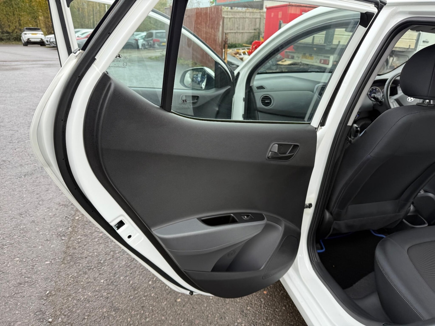 Used Hyundai i10 for sale - 76473398: Photo 19