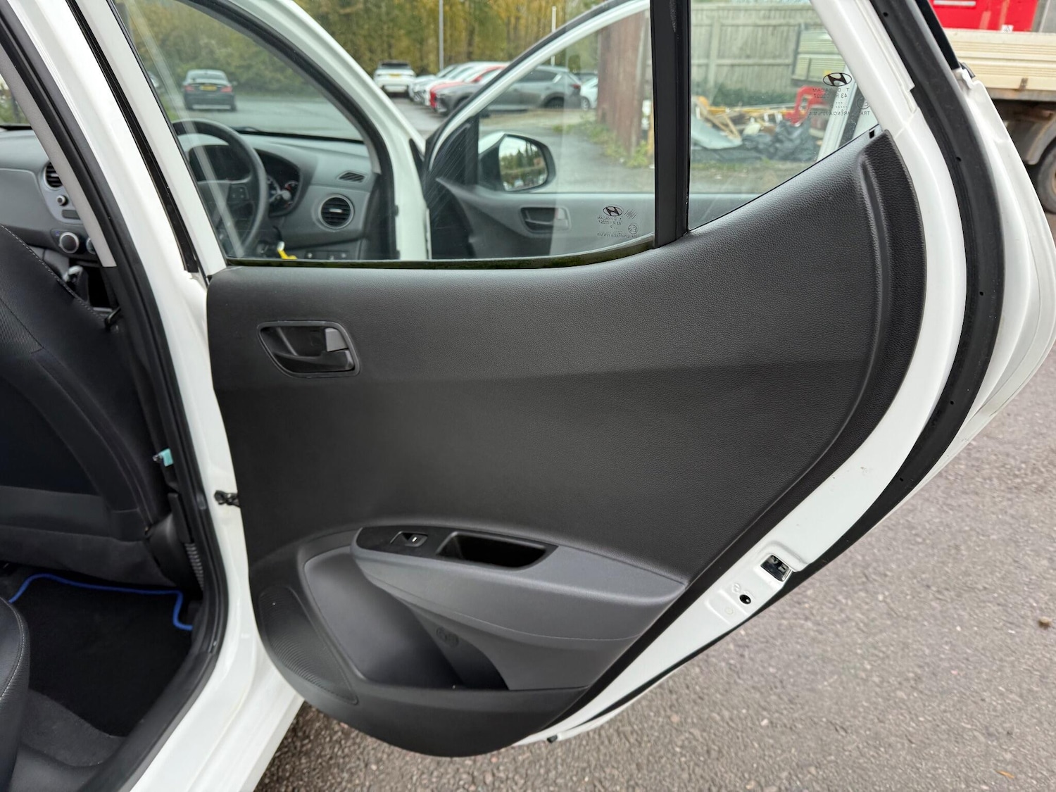 Used Hyundai i10 for sale - 76473398: Photo 21